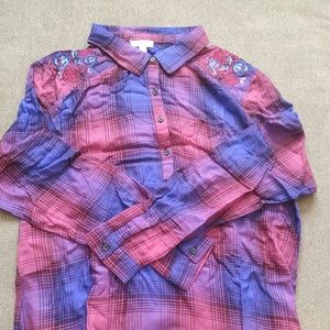 Plaid blouse with floral embroidery